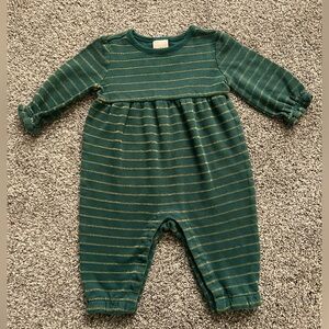 Hanna Andersson green and gold jumpsuit